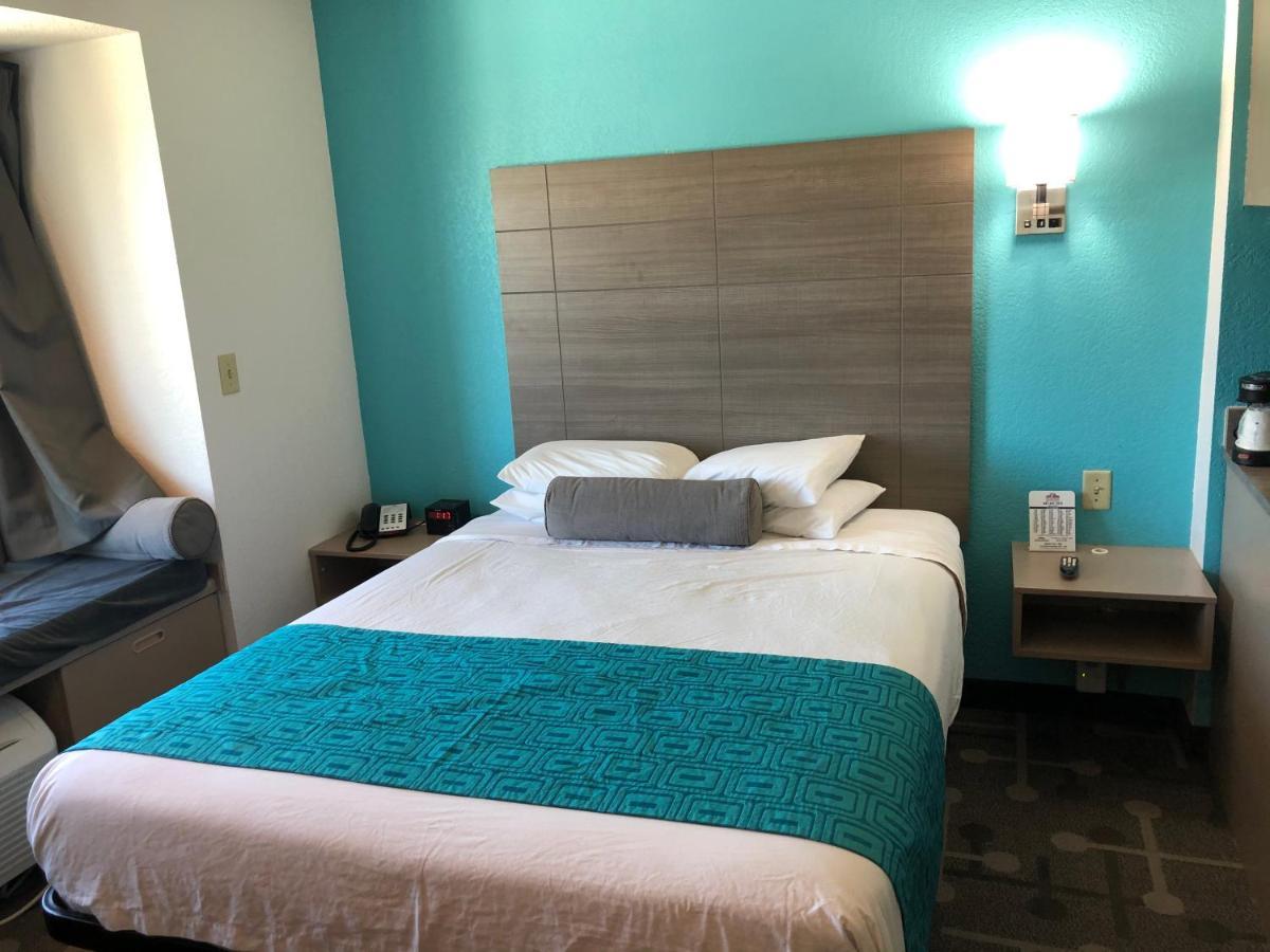 Red Lion Inn & Suites Elk Grove Village Εξωτερικό φωτογραφία
