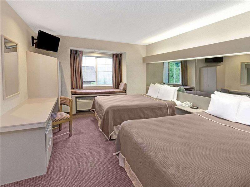 Red Lion Inn & Suites Elk Grove Village Εξωτερικό φωτογραφία