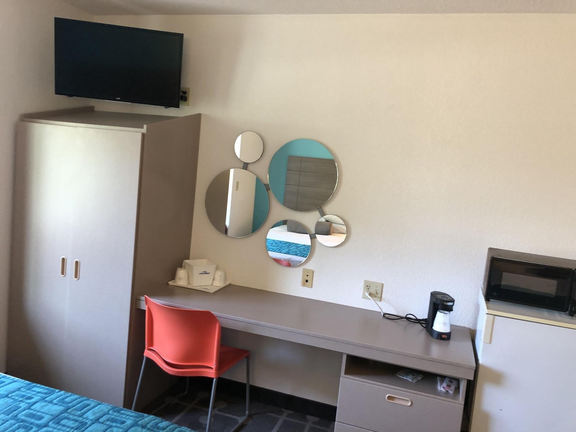 Red Lion Inn & Suites Elk Grove Village Εξωτερικό φωτογραφία