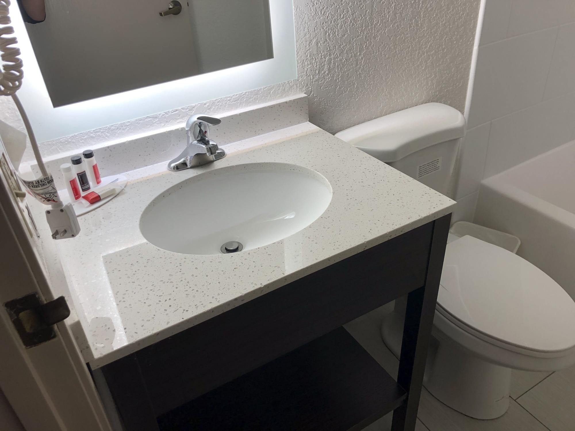 Red Lion Inn & Suites Elk Grove Village Εξωτερικό φωτογραφία